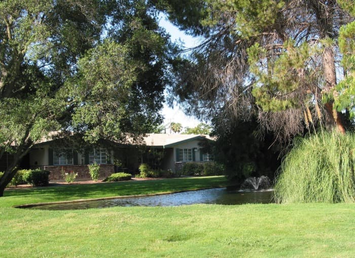 Sacramento Manor