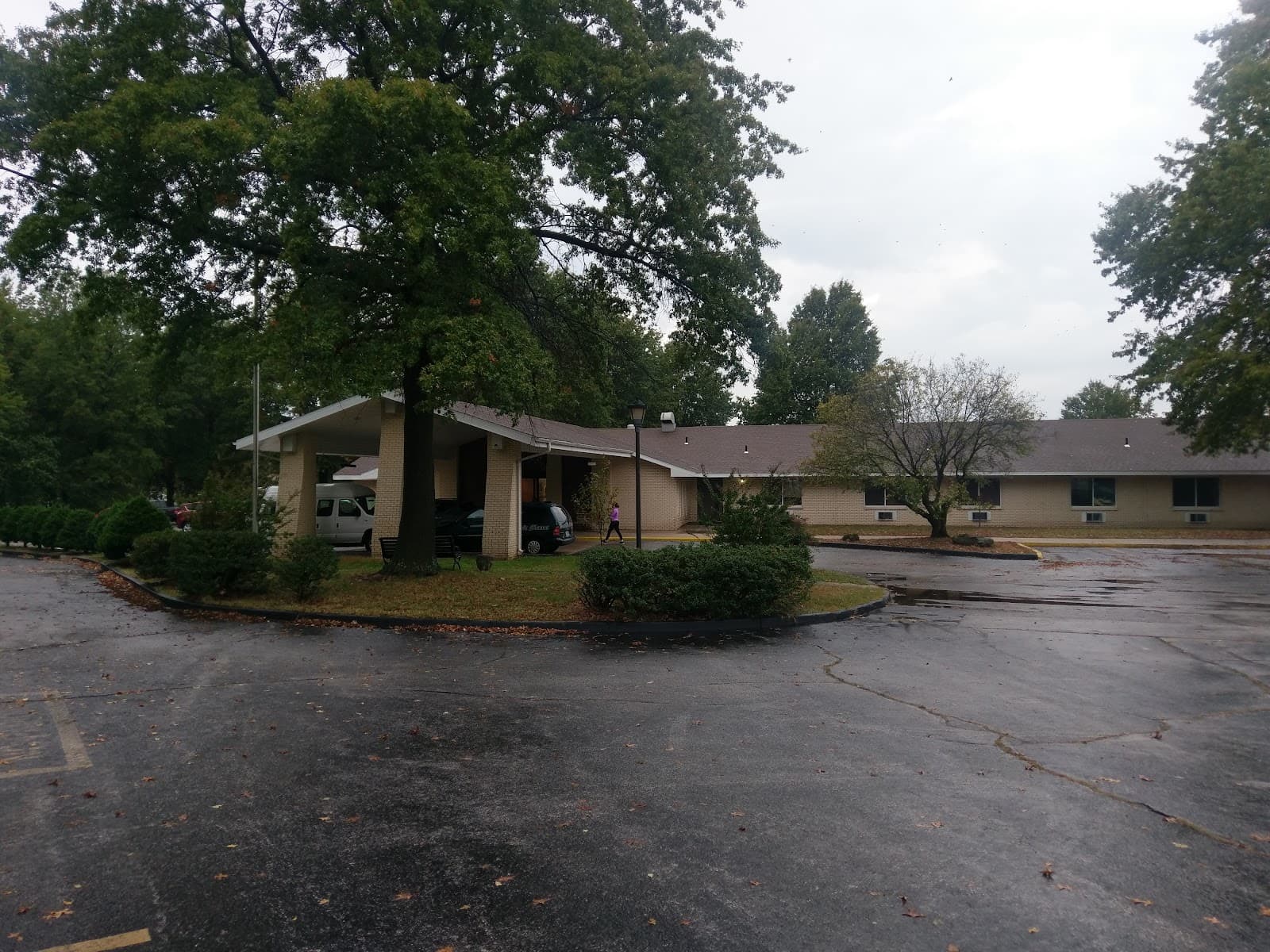 Woodland Manor — photo 1