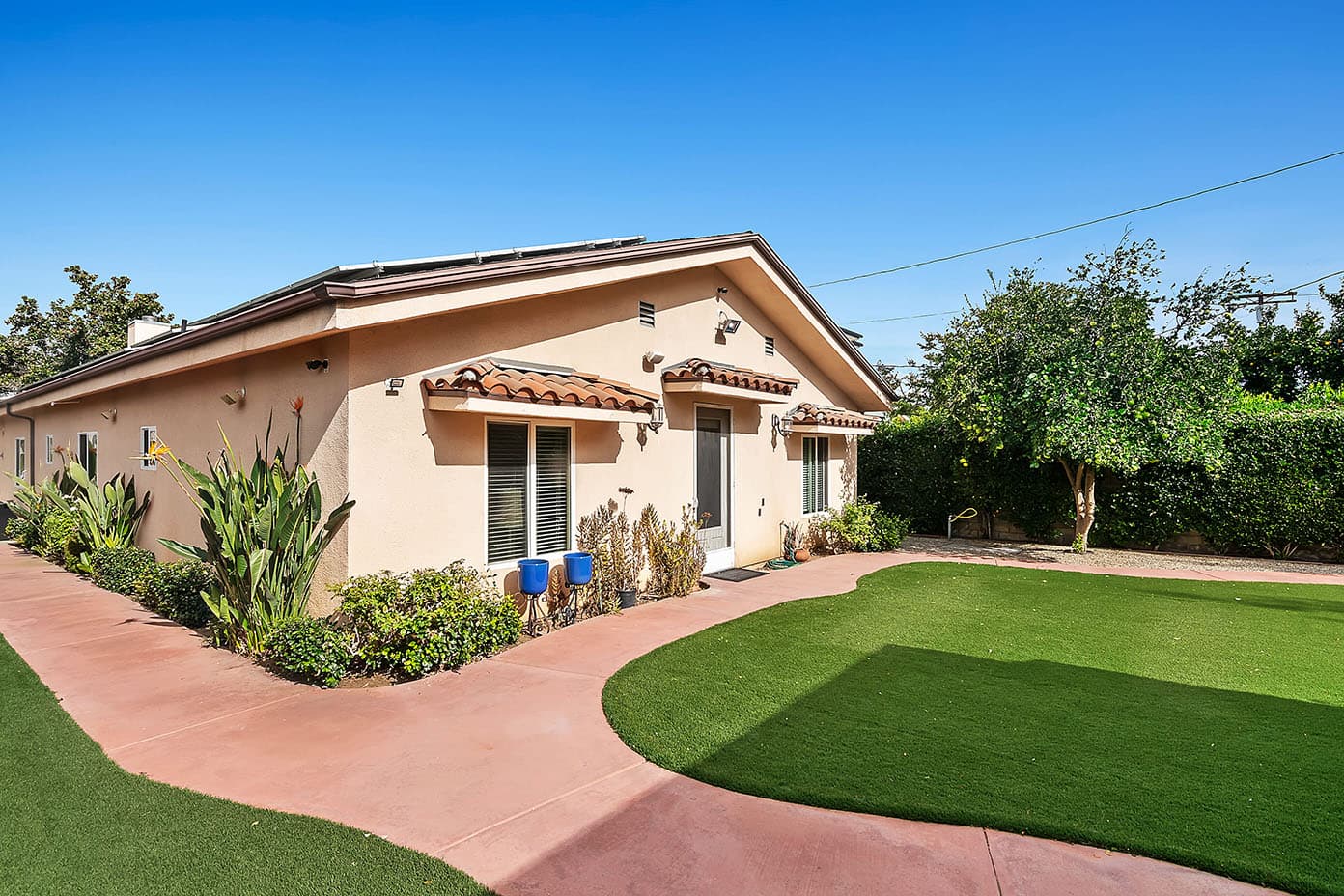 Elegant Senior Living Encino