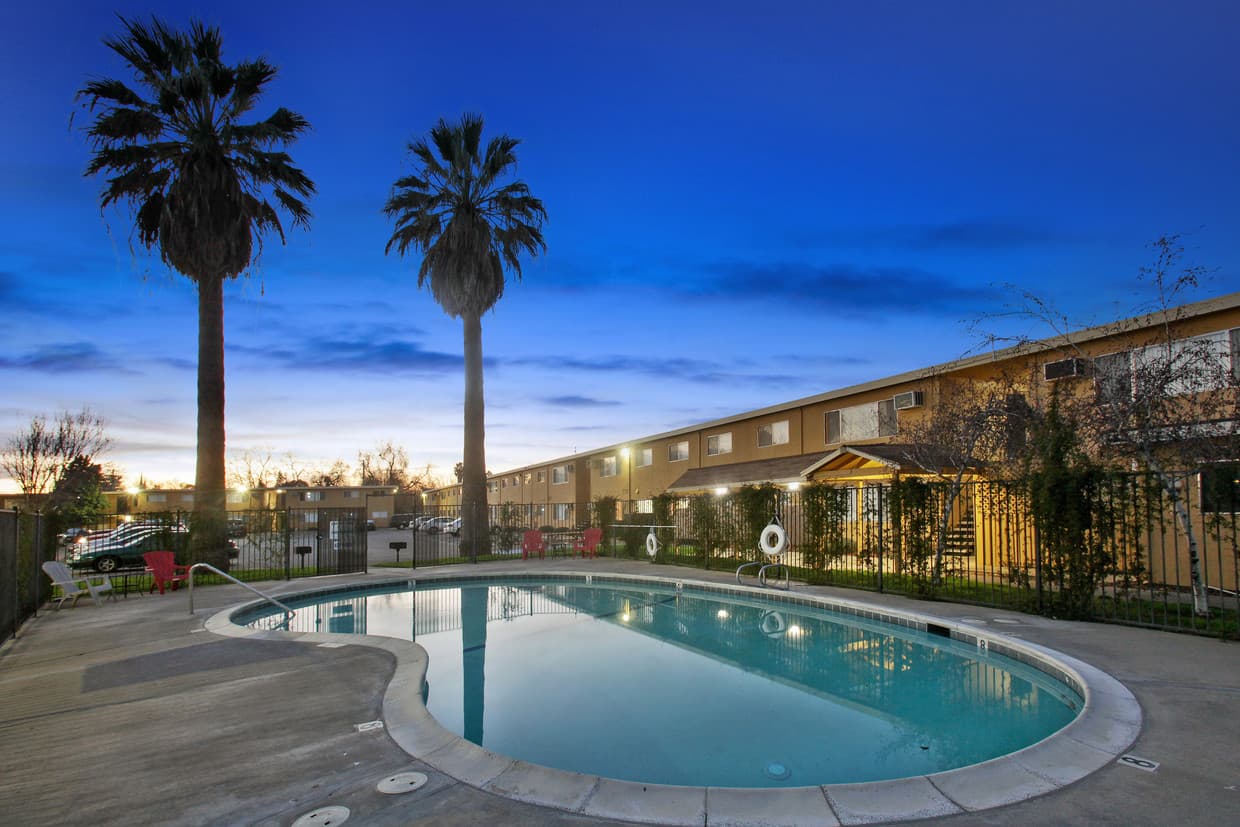 VivLeo Apartments