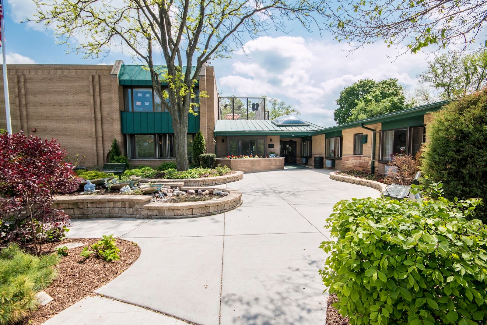 Elmhurst Extended Care Center — photo 1