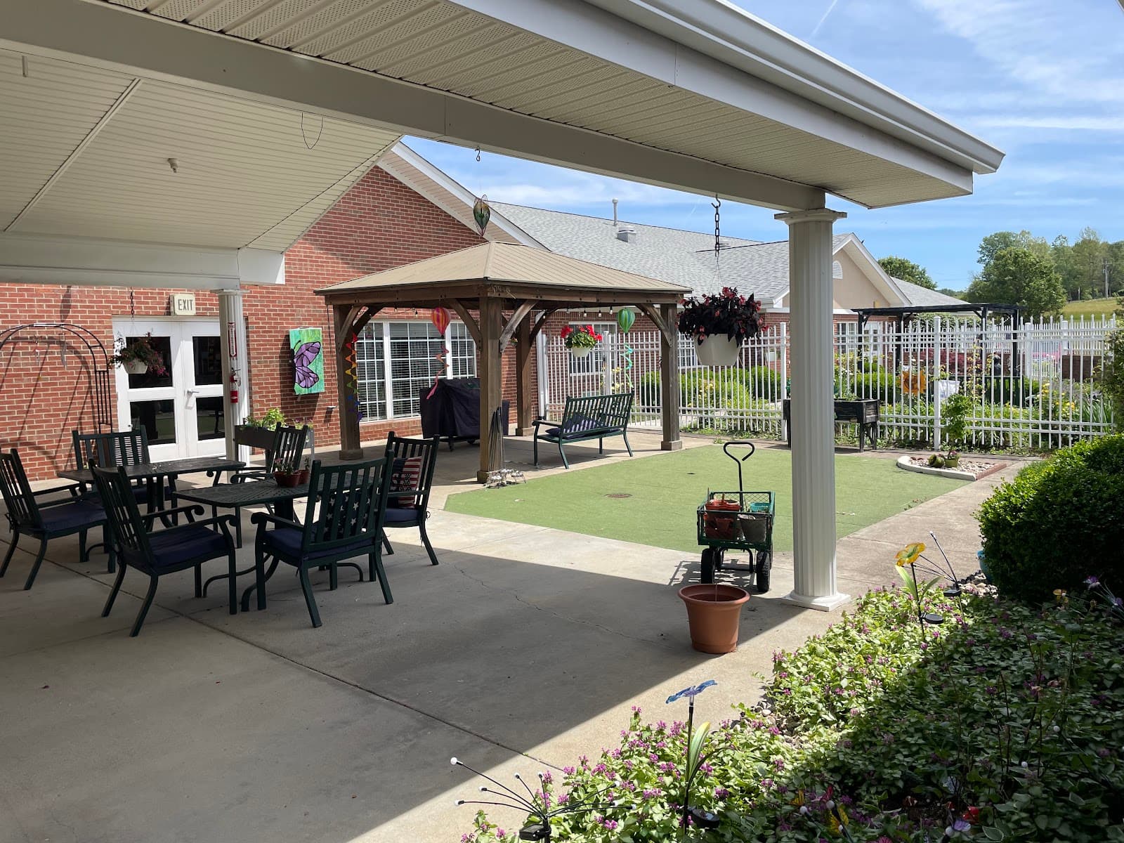 Glen Oaks Health Campus