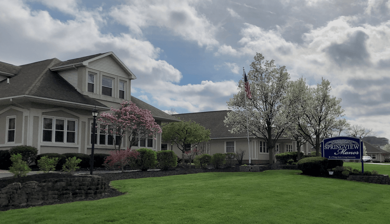 Springview Manor — photo 1