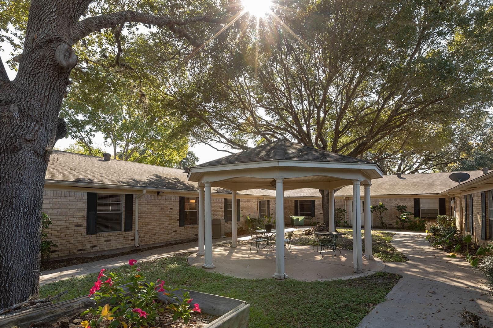 Columbus Oaks Healthcare Community