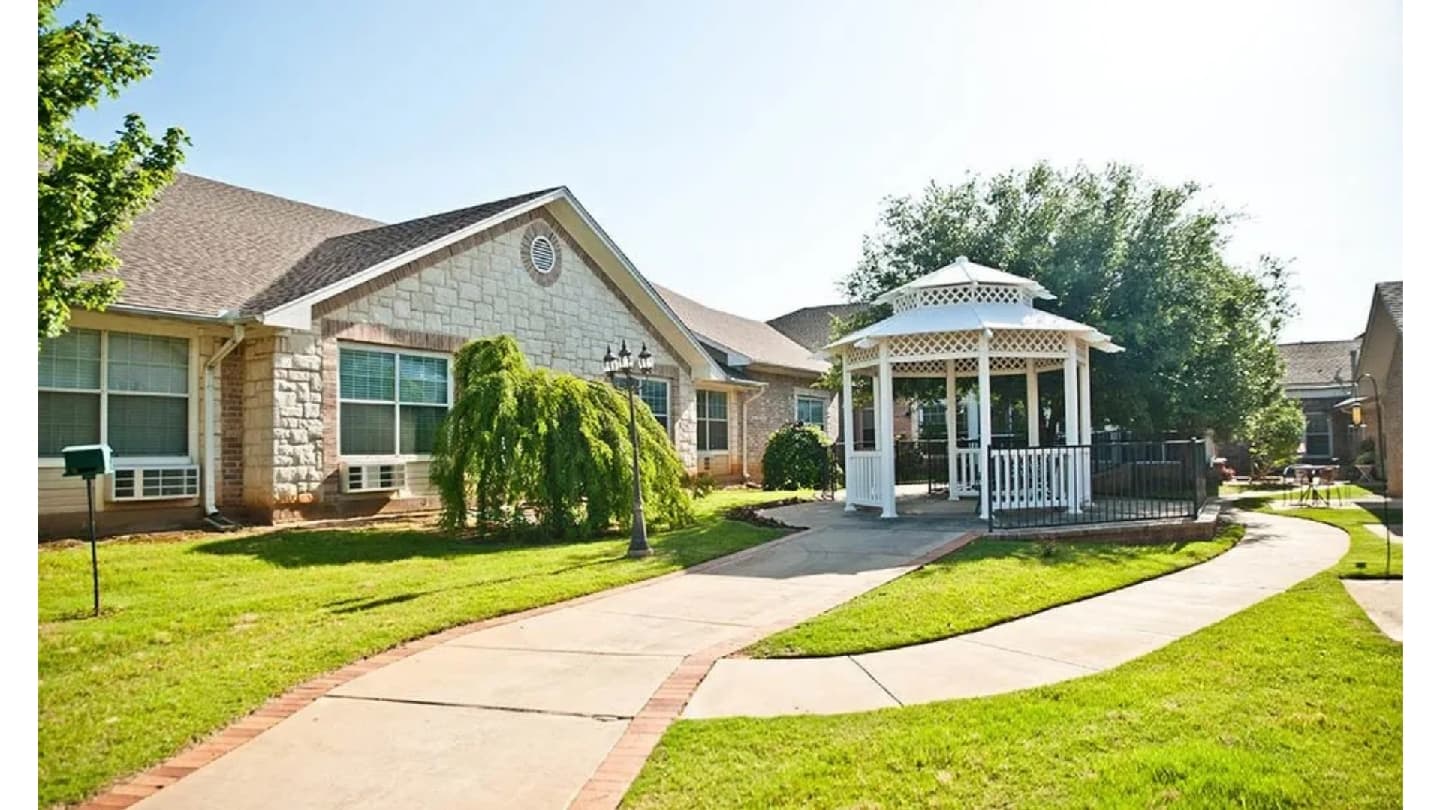 Rambling Oaks Courtyard Extensive Care Community