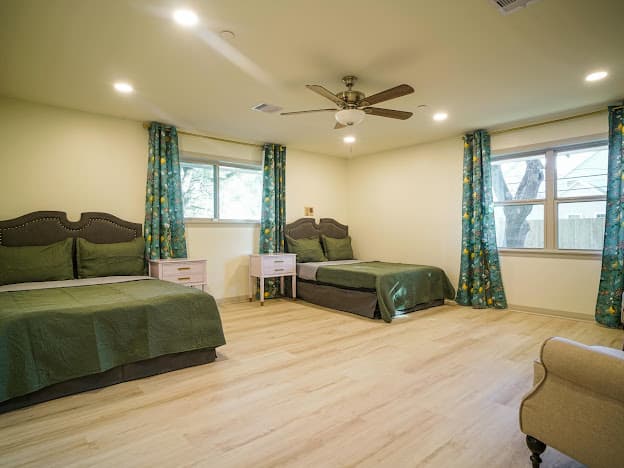 Village Forest Care Cottage - Rosenberg