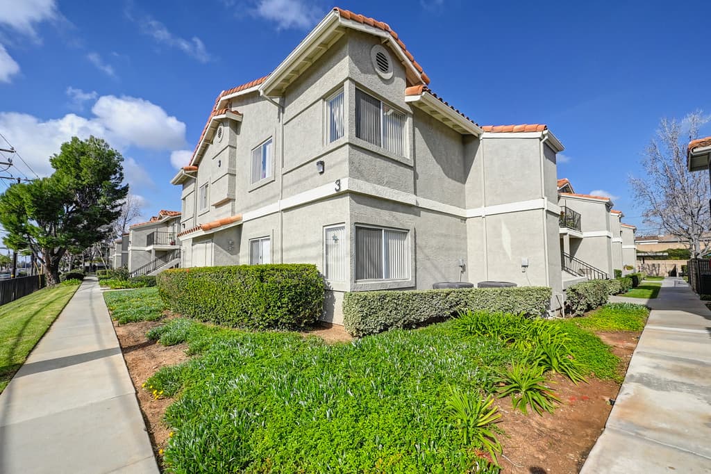 Villa Pacifica Apartments
