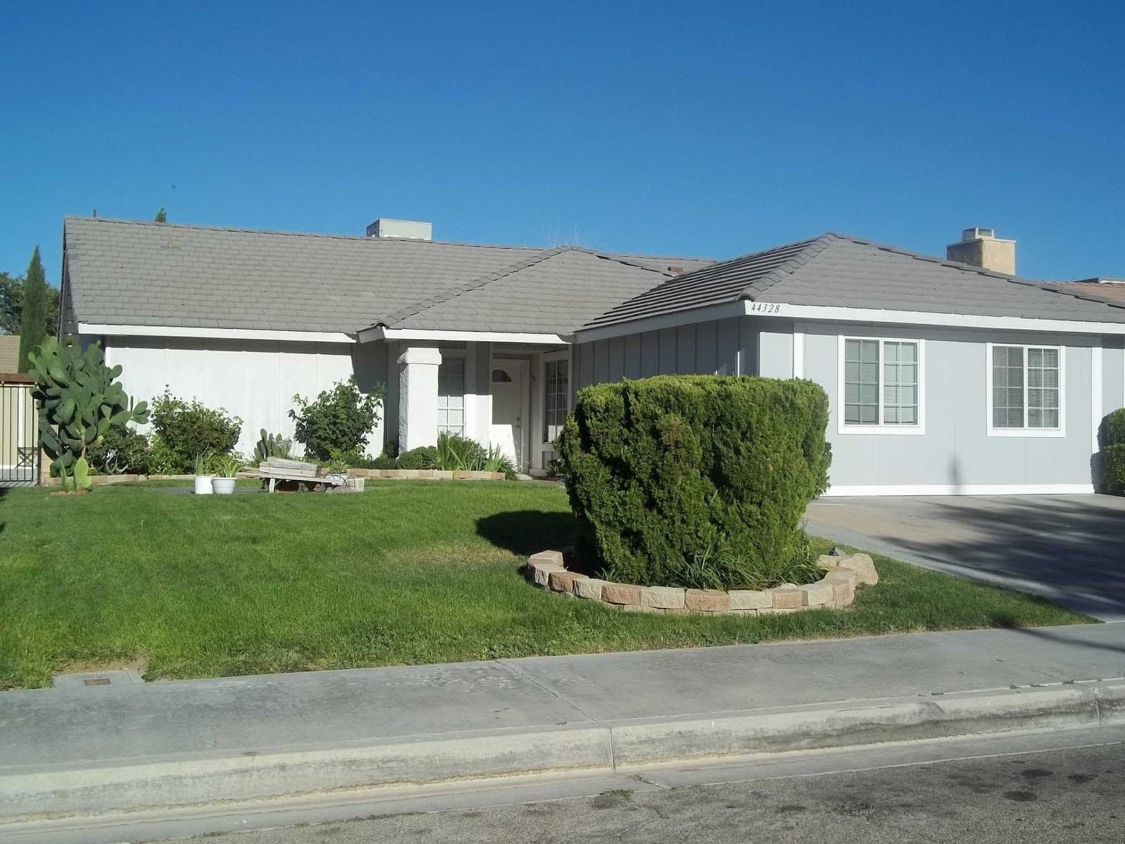 Lively Home — photo 1