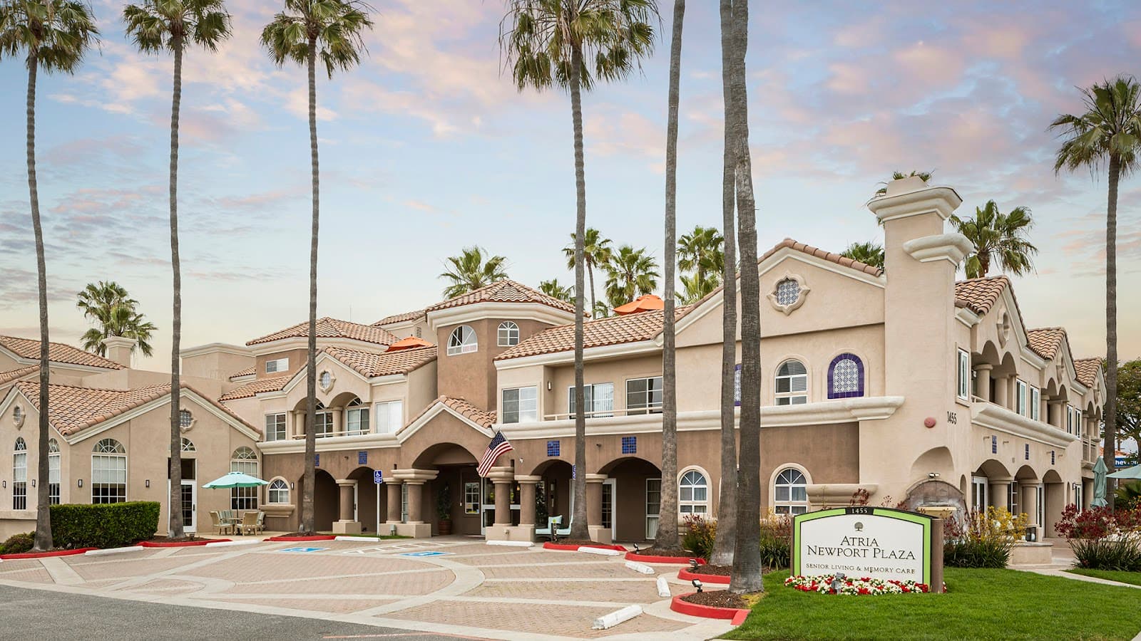Atria Newport Plaza