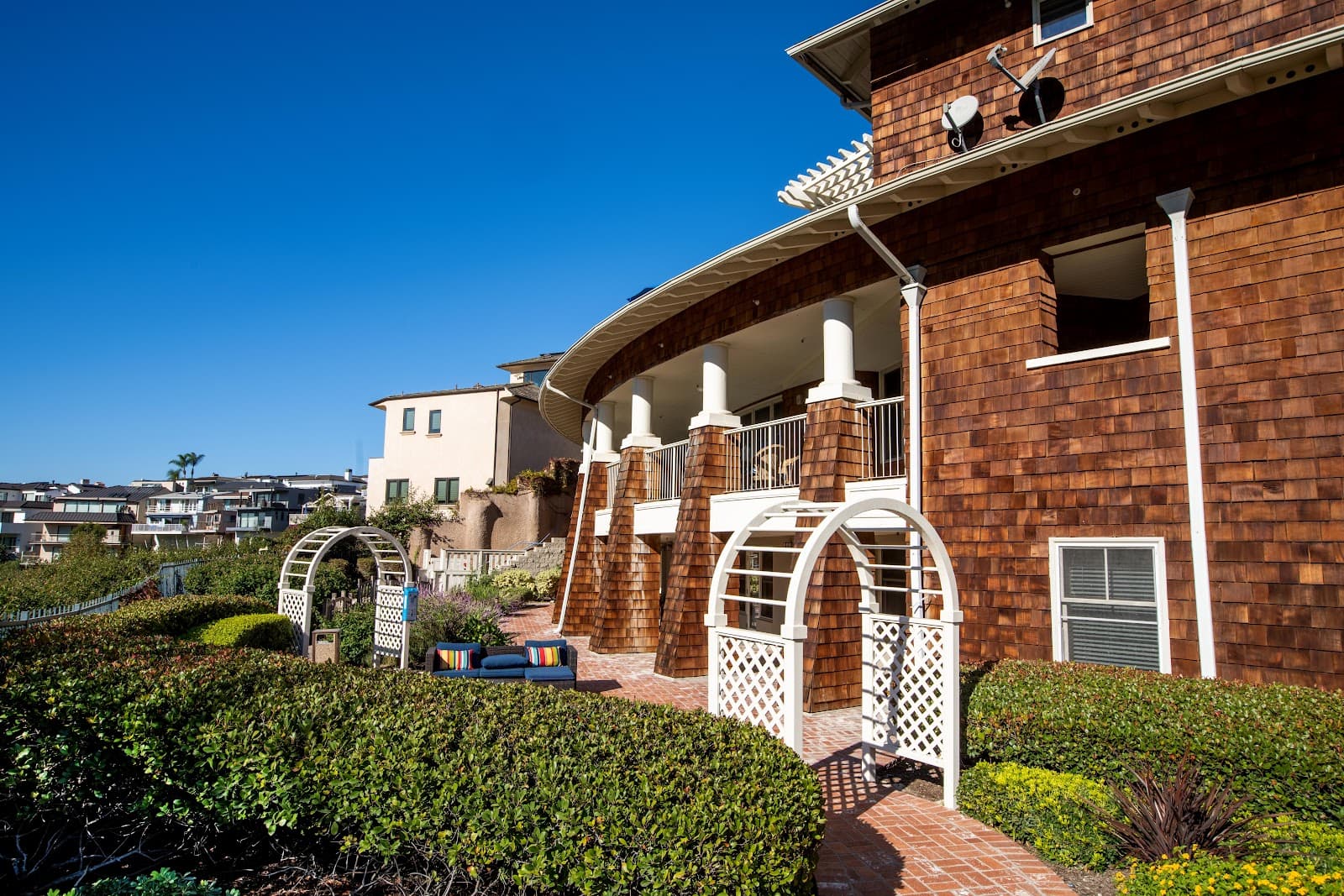 Crown Cove — photo 1