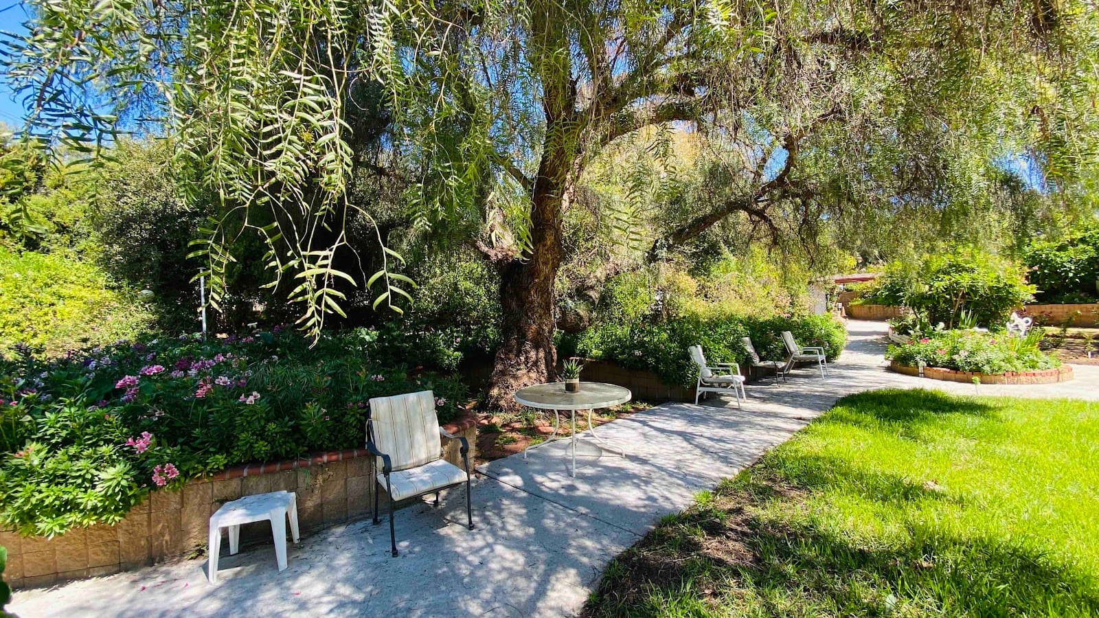 Huntington Manor - Assisted Living Community