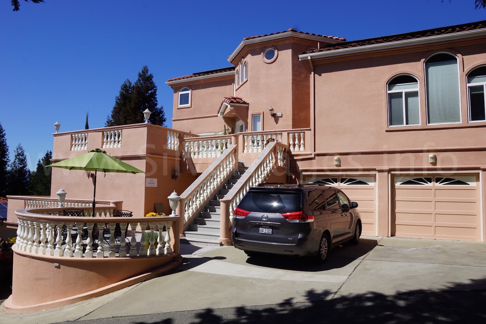 Reyes Guest Homes