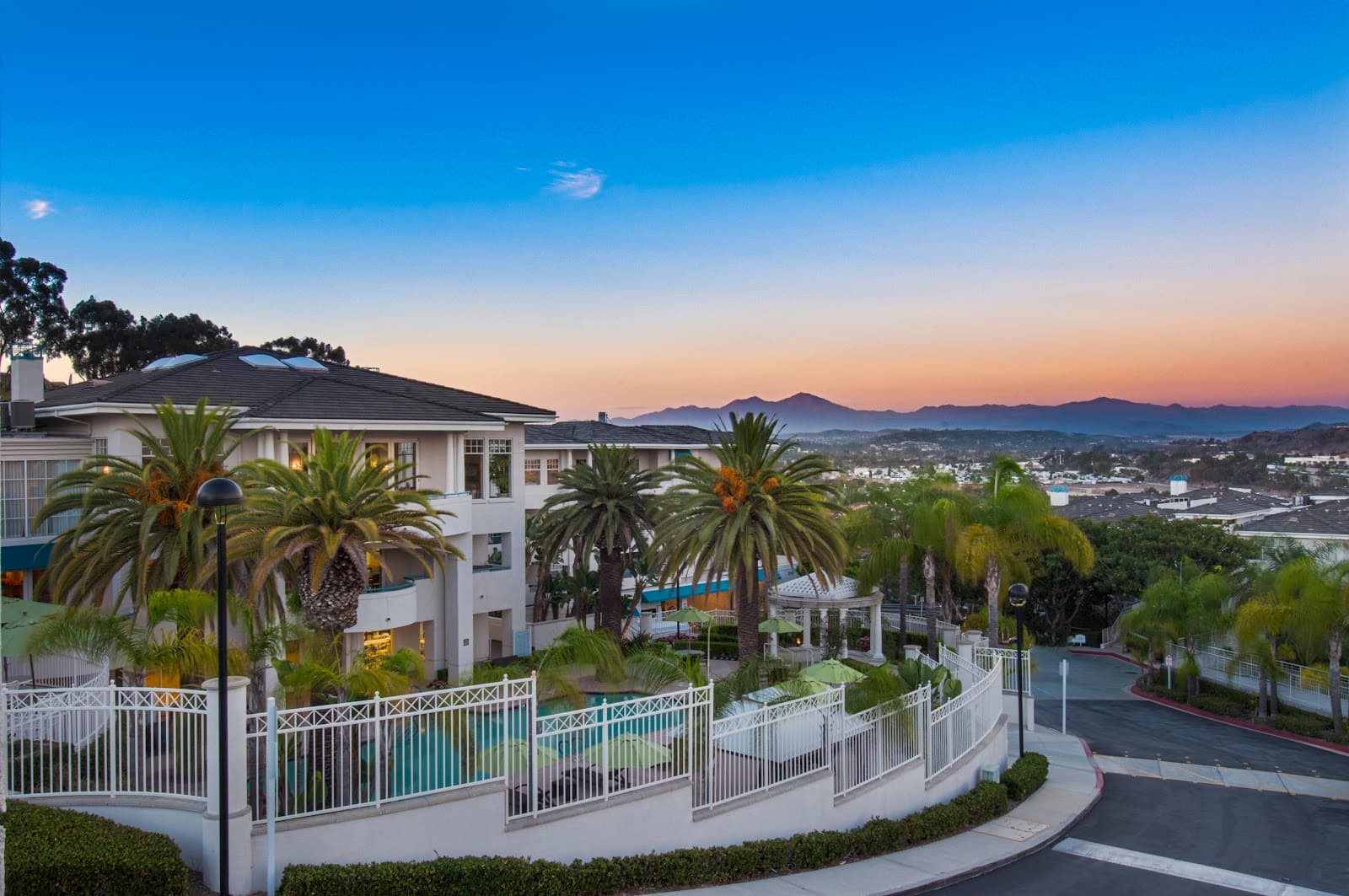 Sea Bluffs, Ivy Signature Living