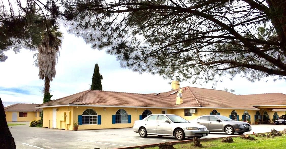 Whispering Pines Inn
