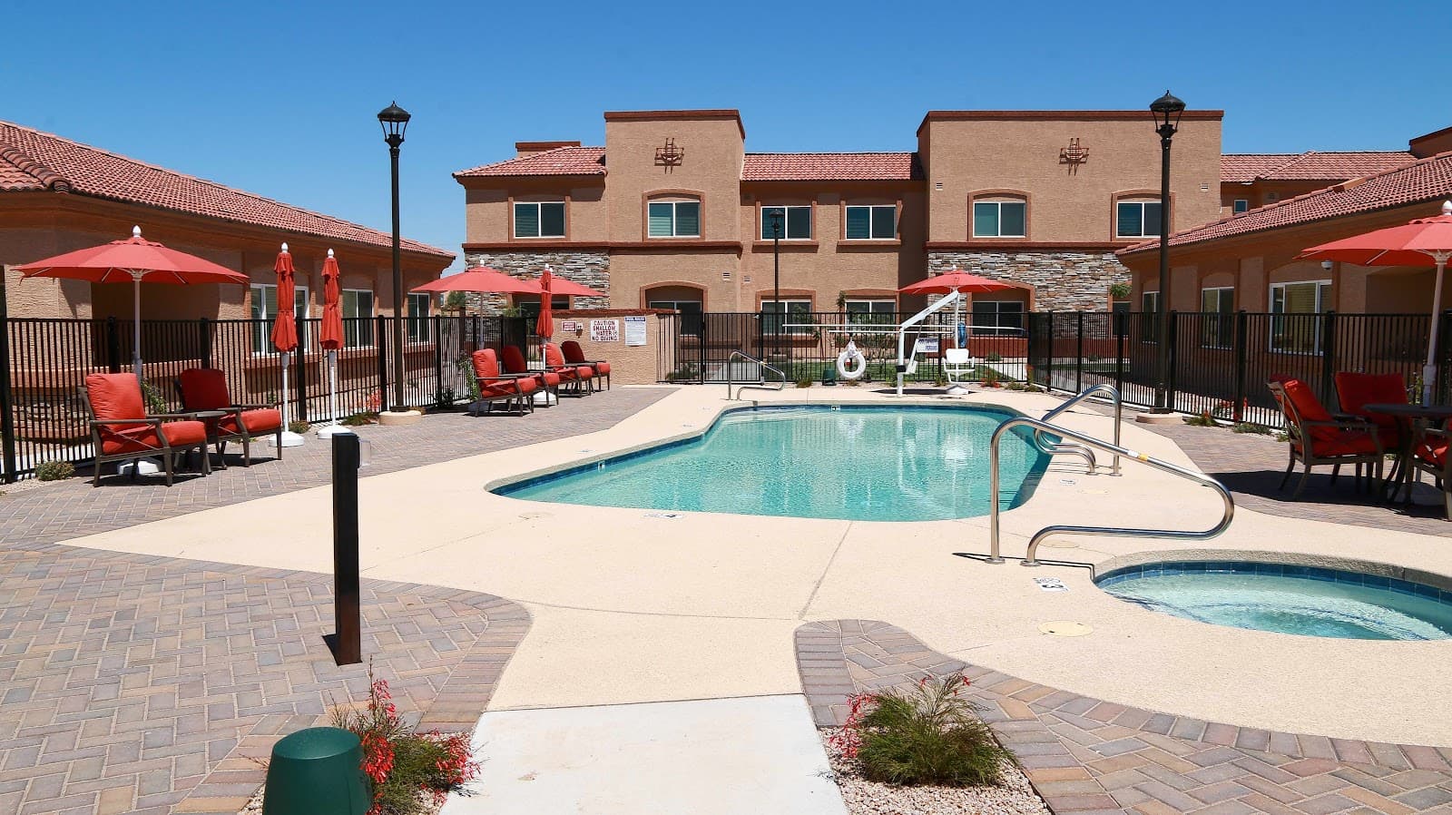 MorningStar Senior Living at Golden Ridge