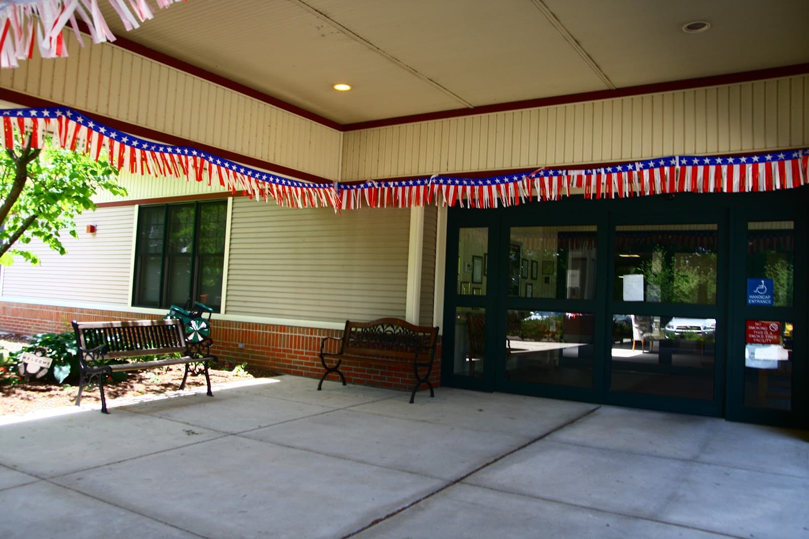 Douglas Manor — photo 1