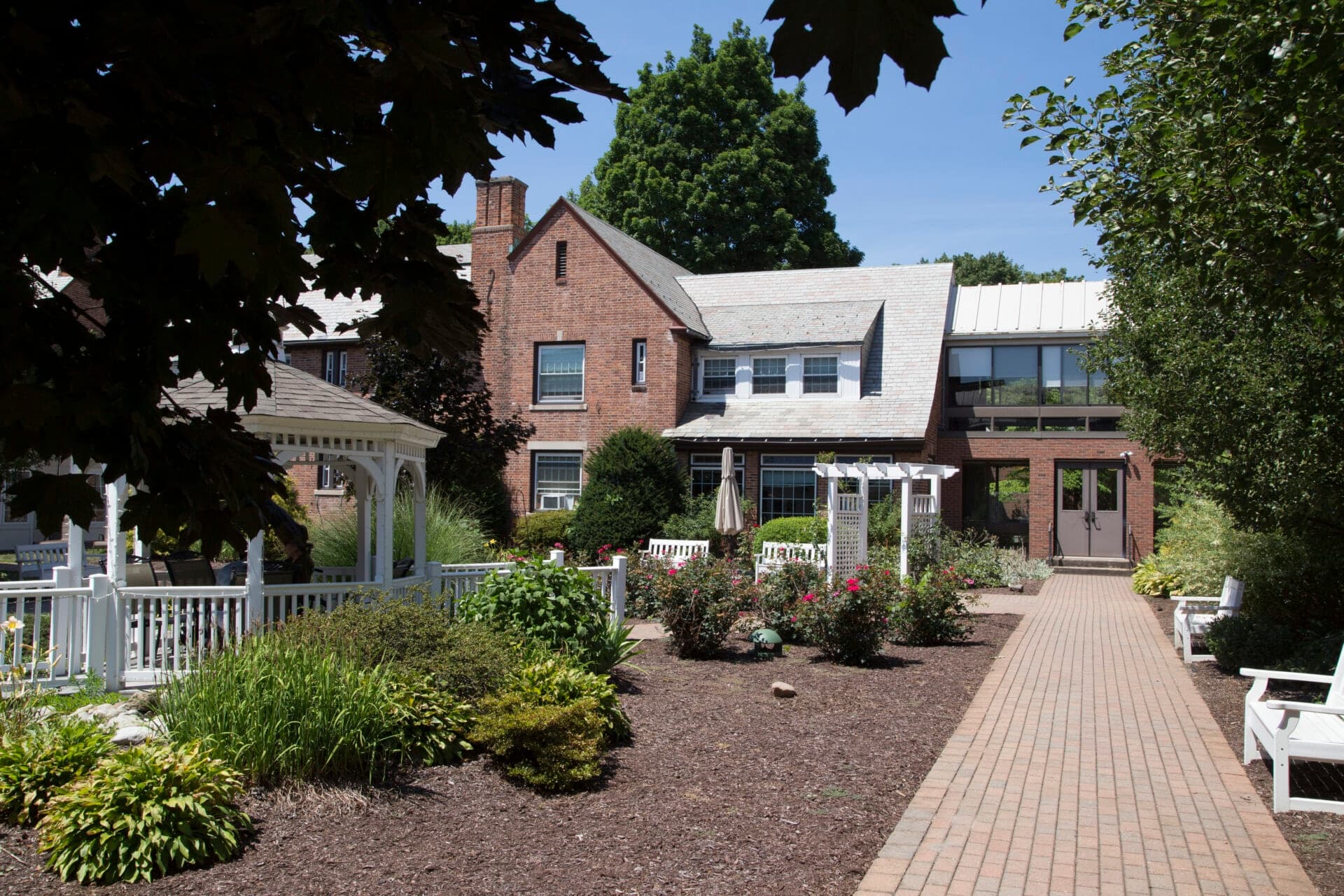 Jerome Home & Arbor Rose