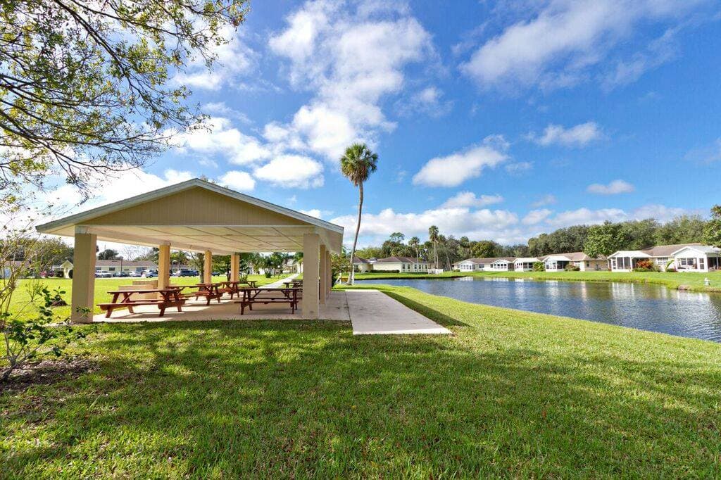 Hidden Lakes Senior Living Community