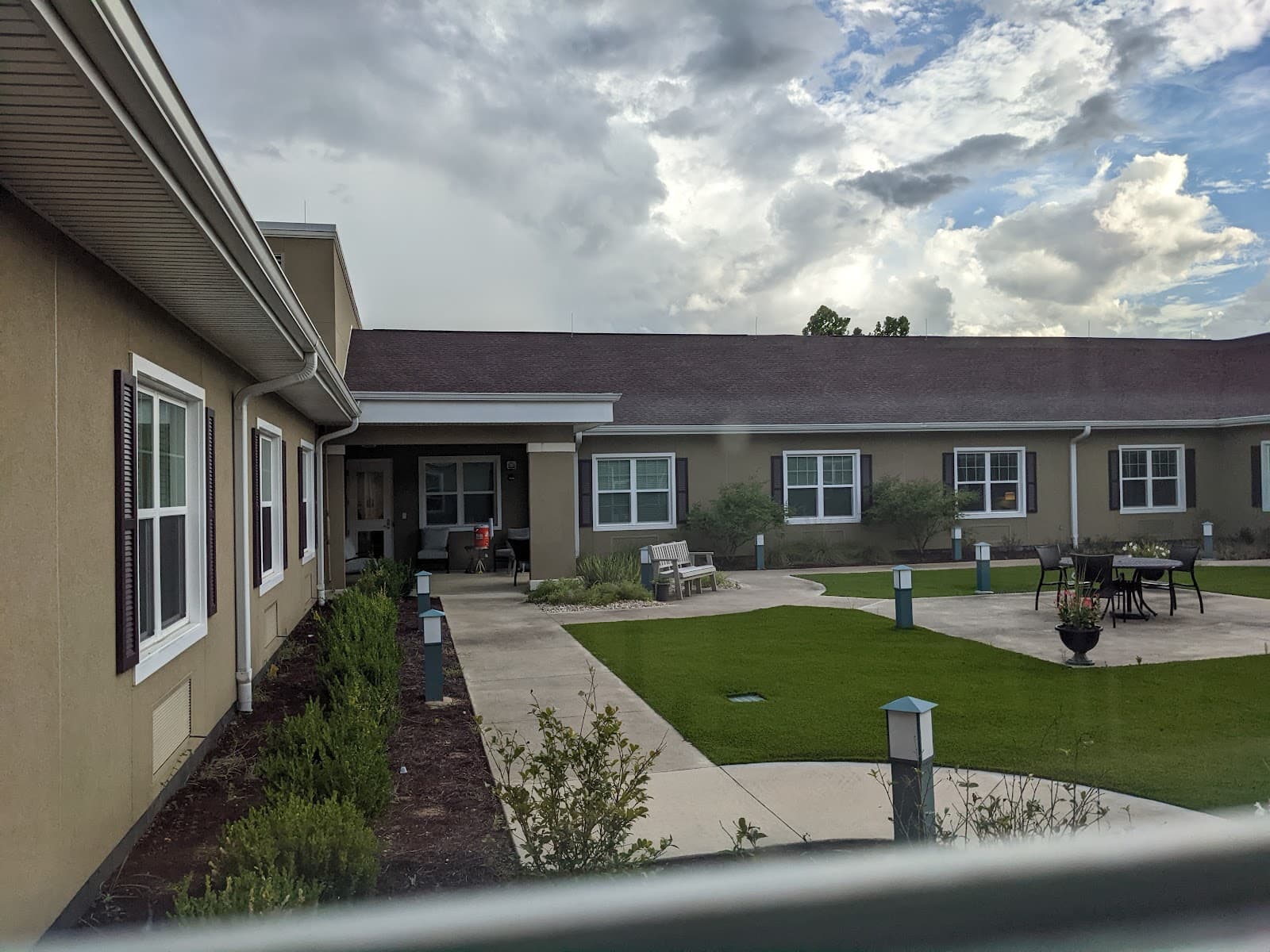 De Luna Health And Rehabilitation Center