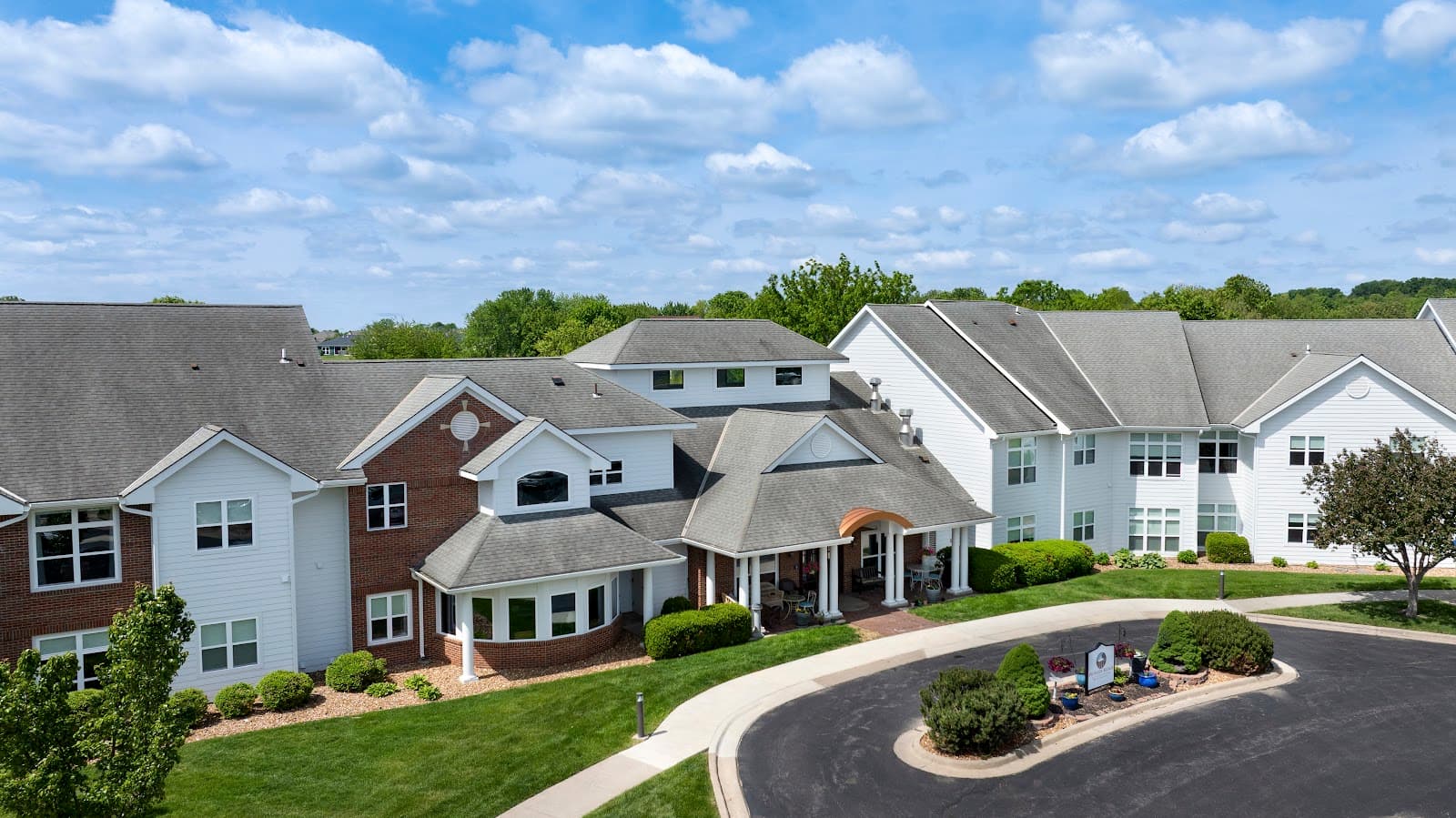 Pioneer Ridge Assisted Living of Lawrence — photo 1