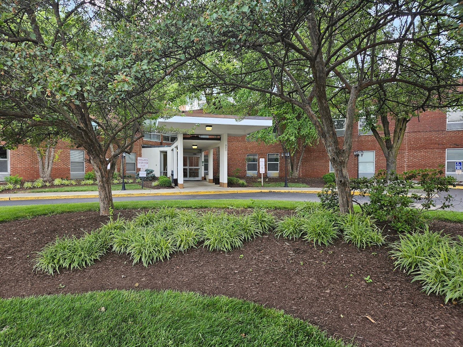 River Oaks Post Acute and Rehabilitation Center — photo 1