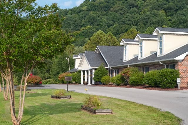 Tri Cities Rehabilitation And Healthcare Center