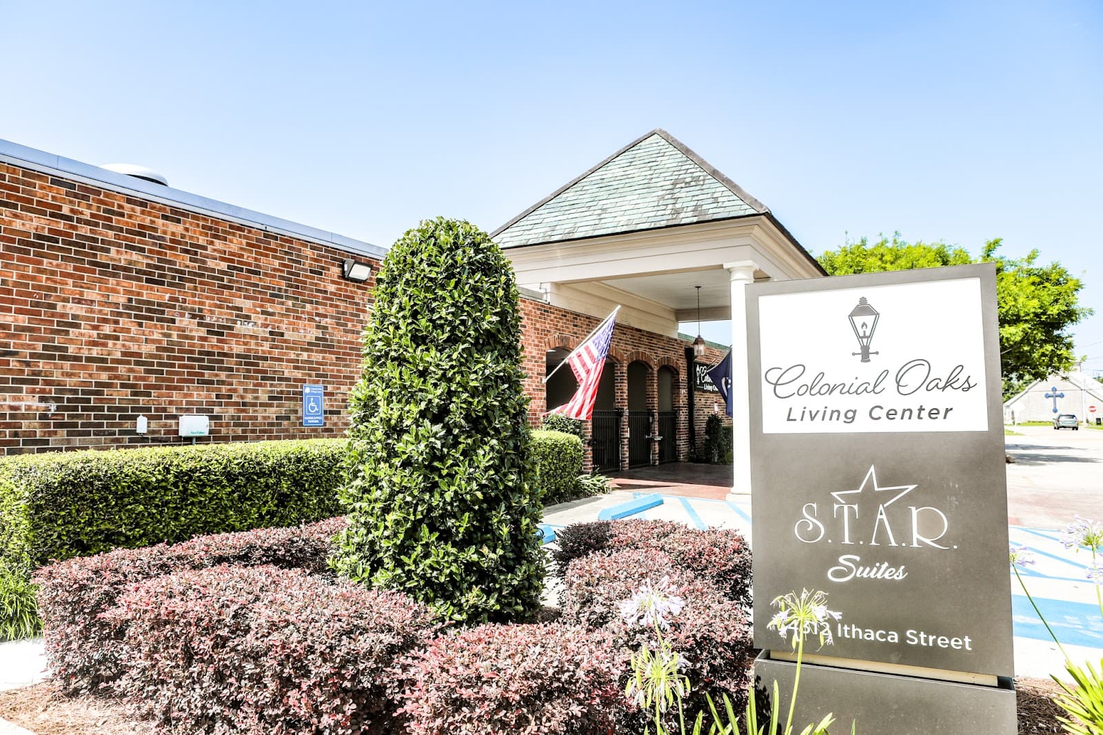 Colonial Oaks Living Center