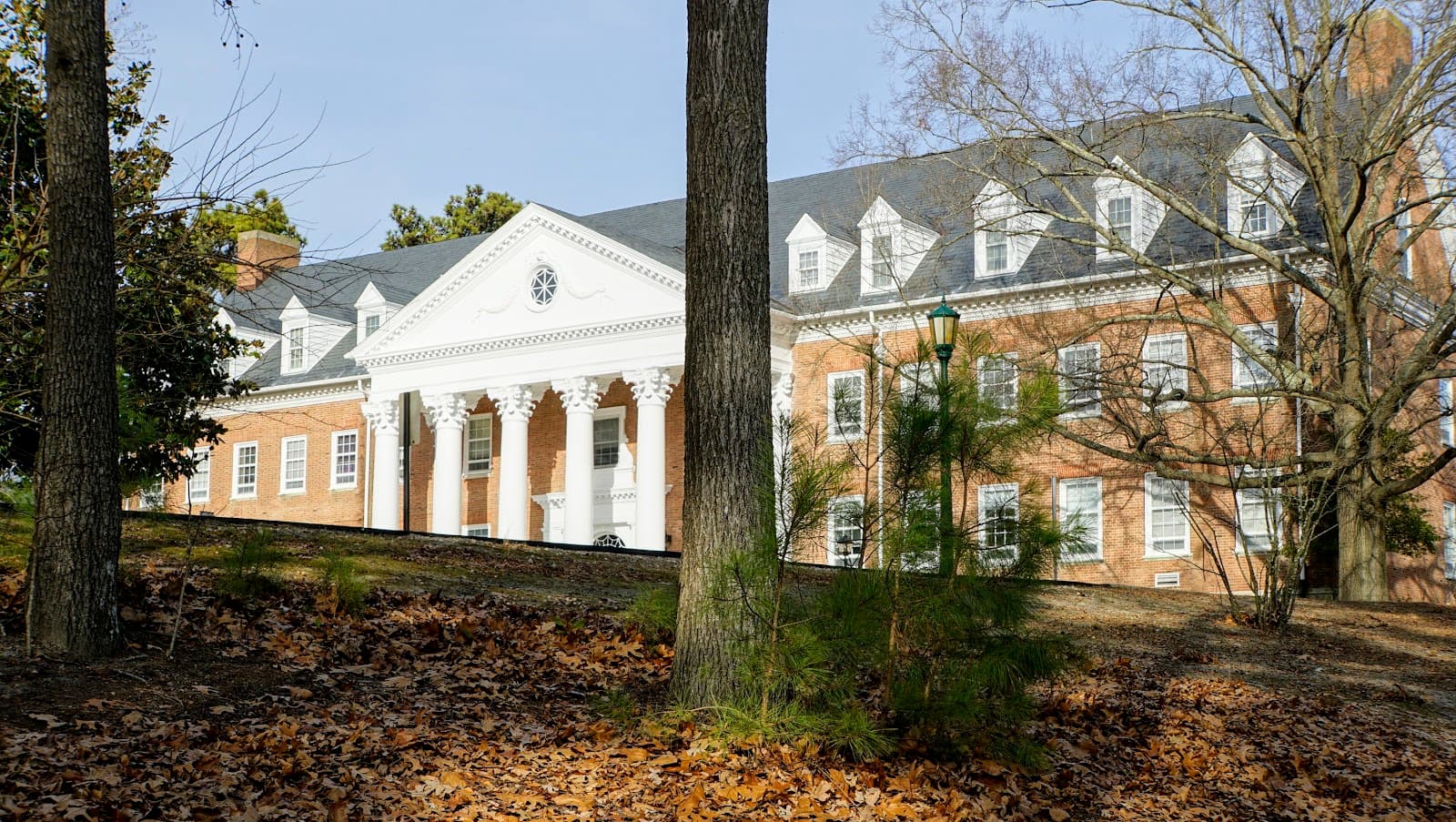 Deer's Head Hospital Center