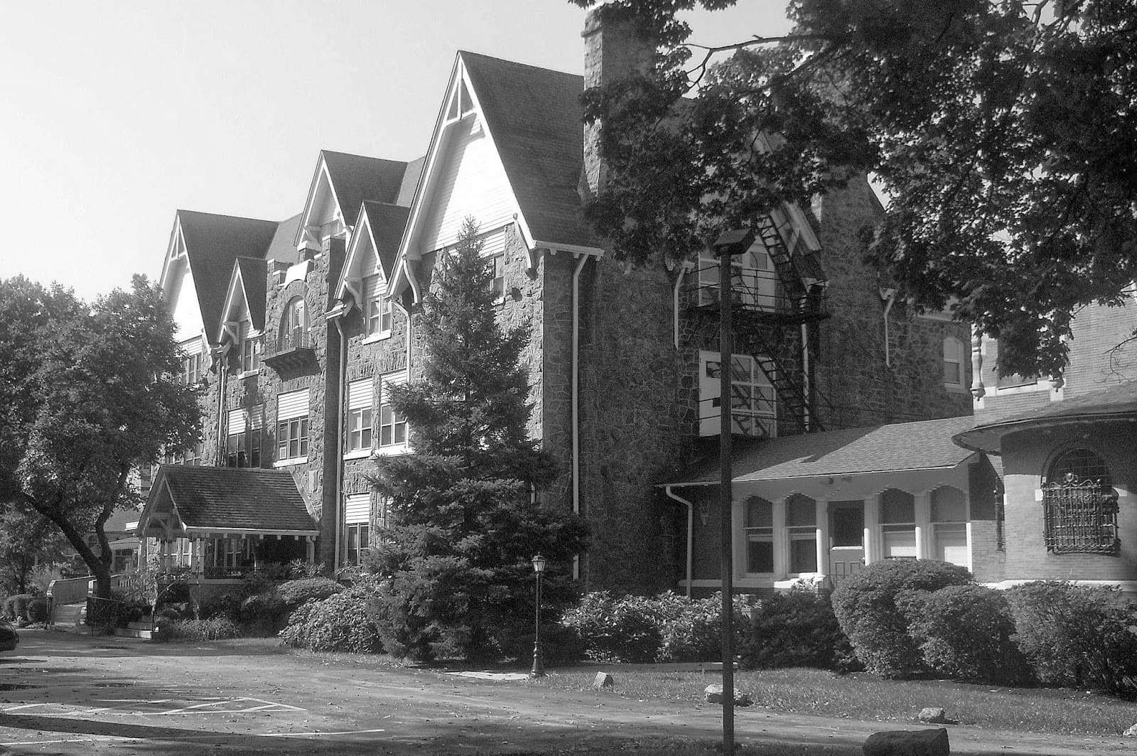 Hayes Manor