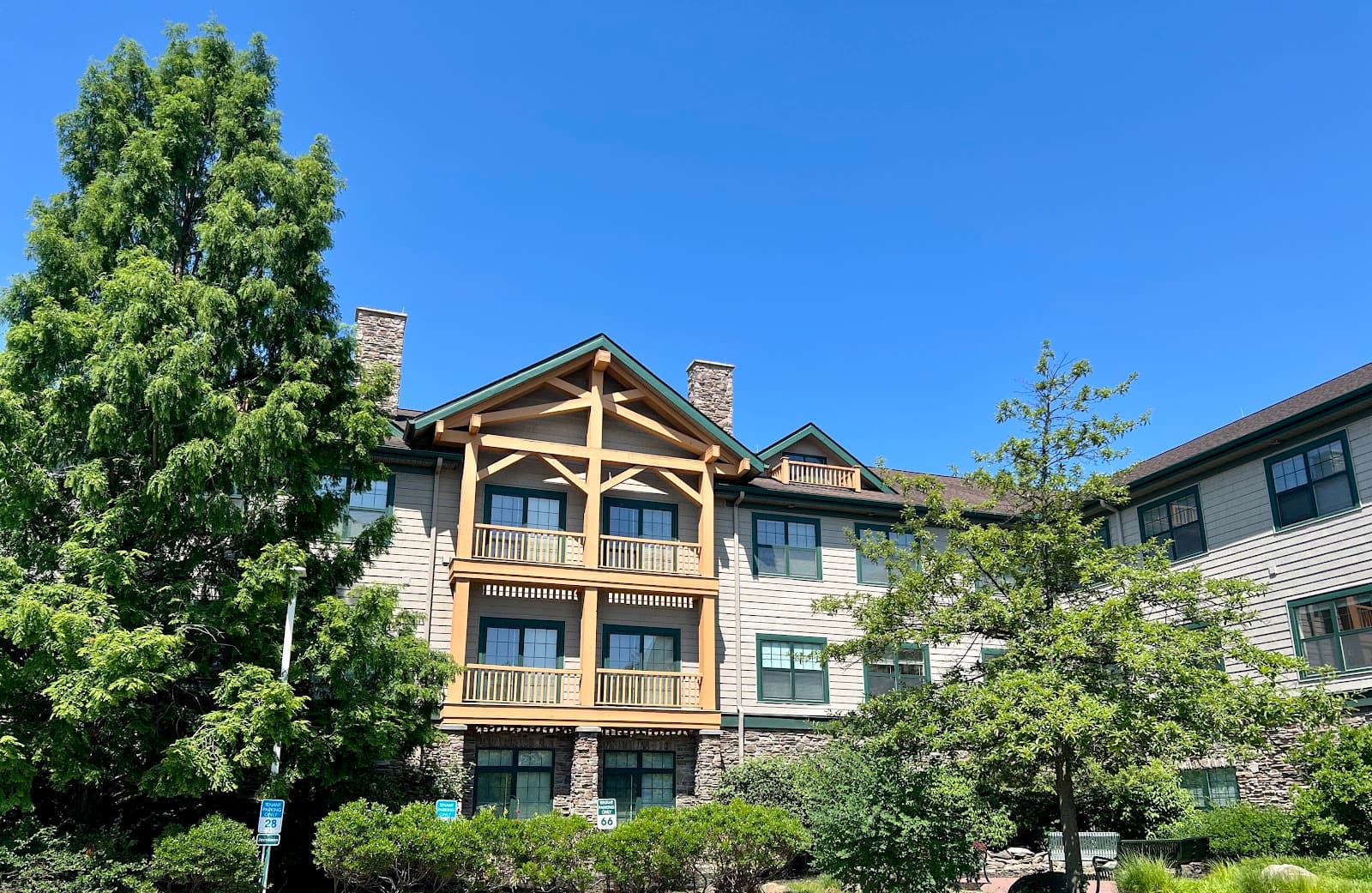 Deer Creek Lodge