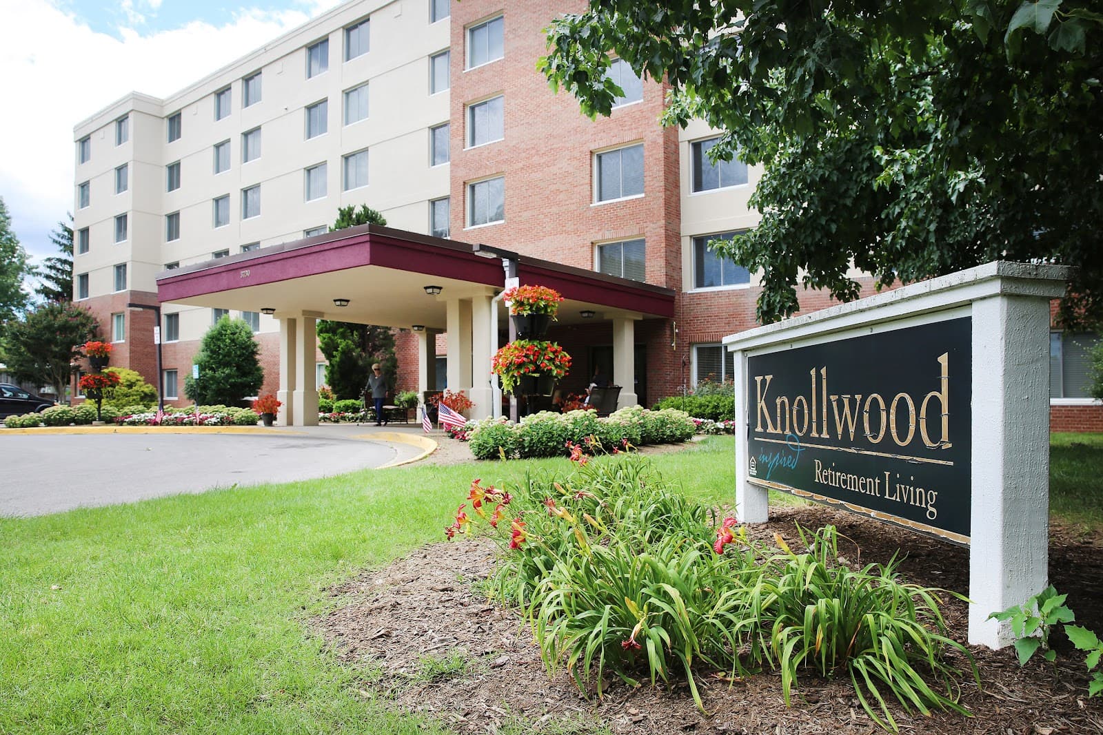 Richfield Living - Knollwood Apartments
