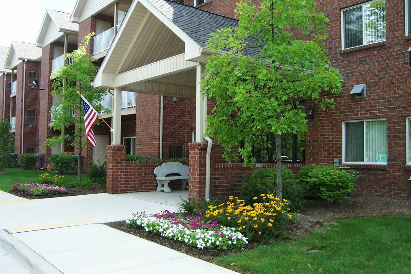 The Villages Senior Living - Hickory Pointe