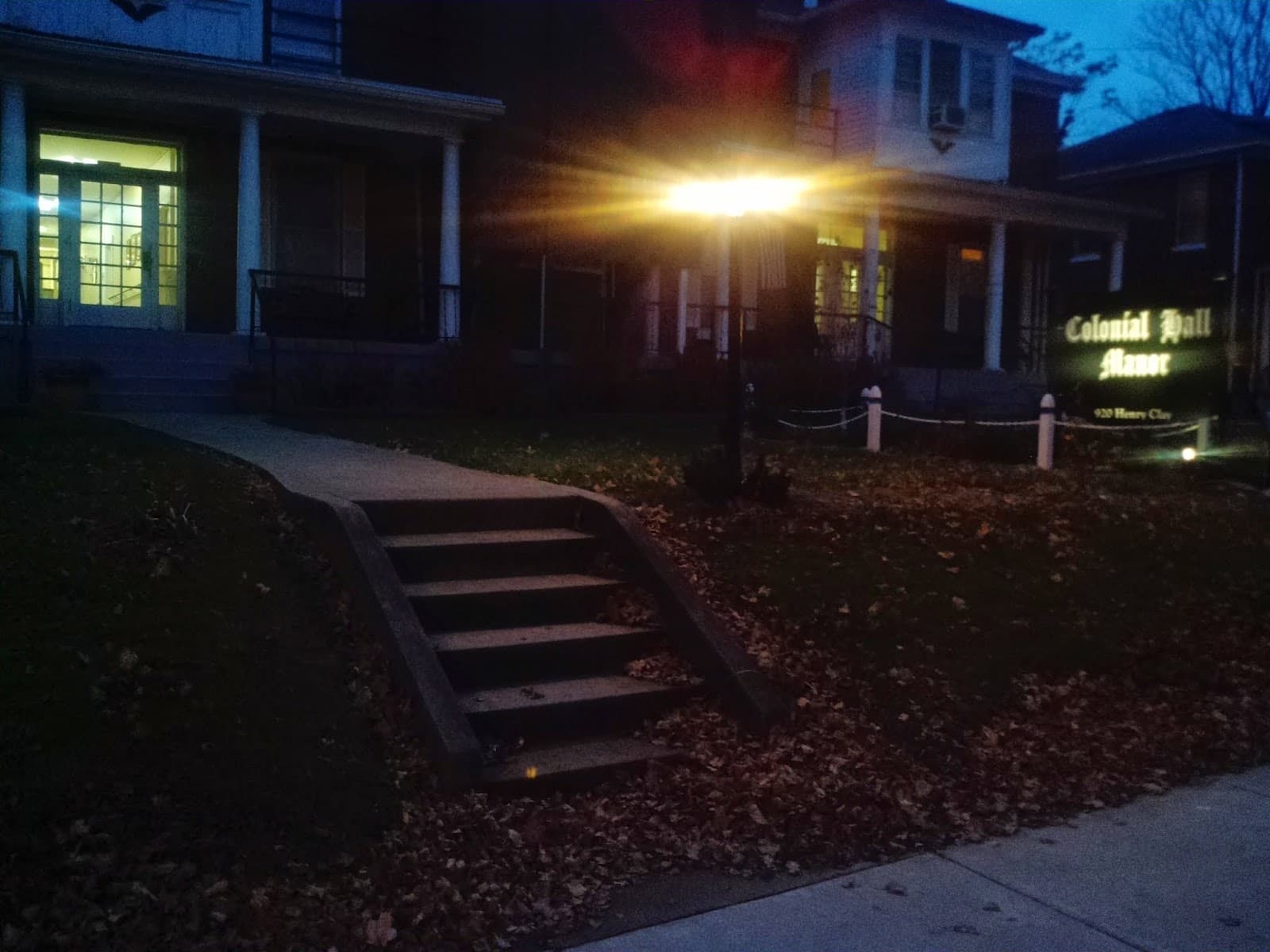 Colonial Hall Manor Personal
