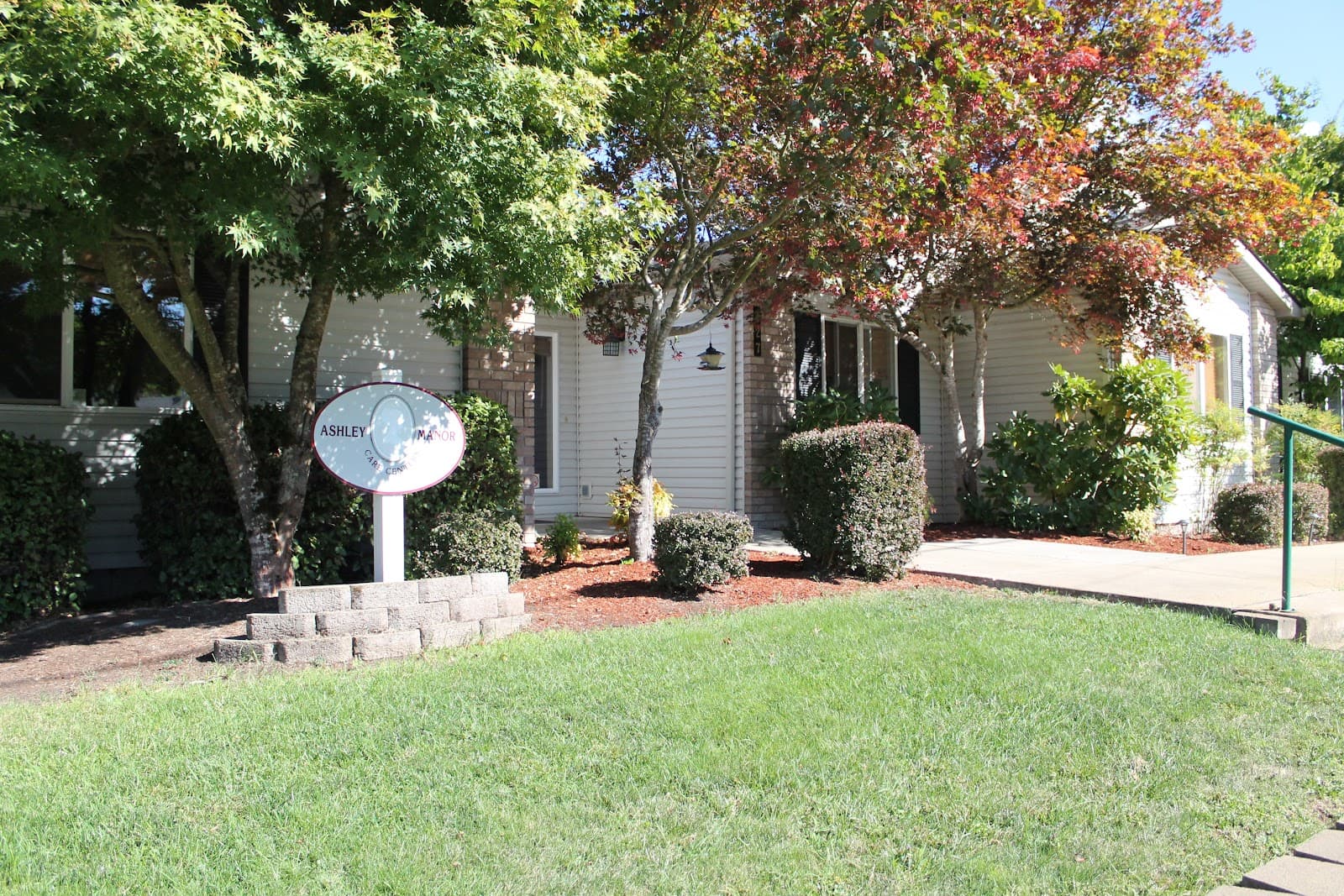 Pacific Living Centers of Roseburg at Ramp & Douglas