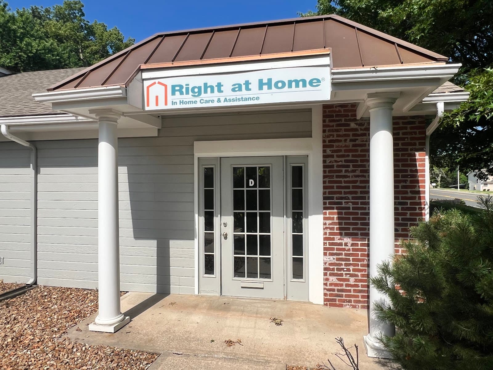 Right at Home — photo 1