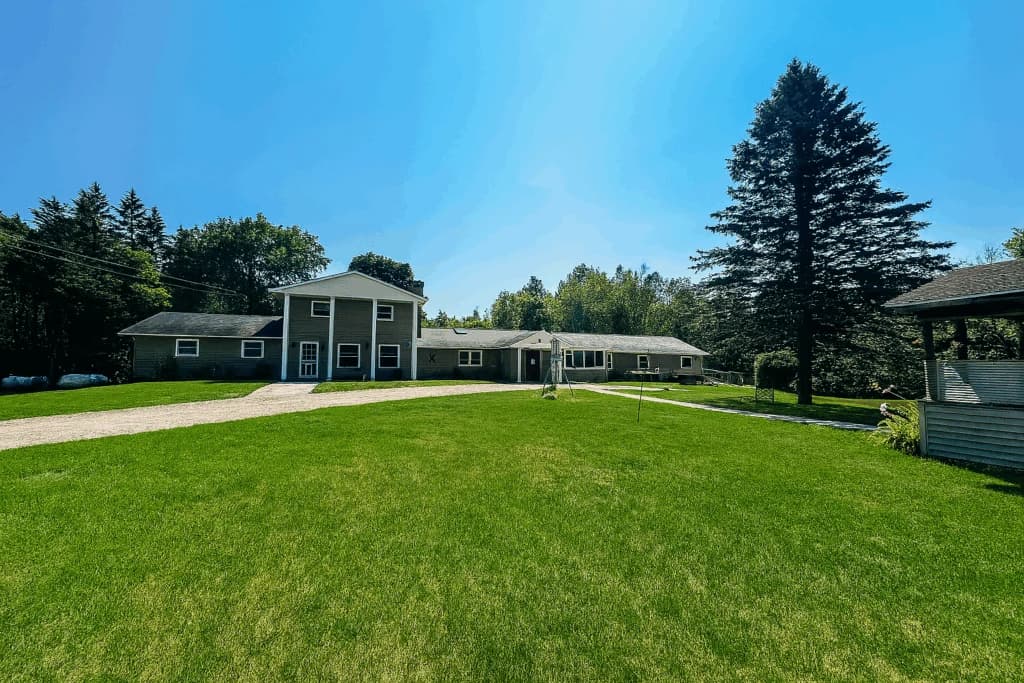 Pleasant Lake Lodge