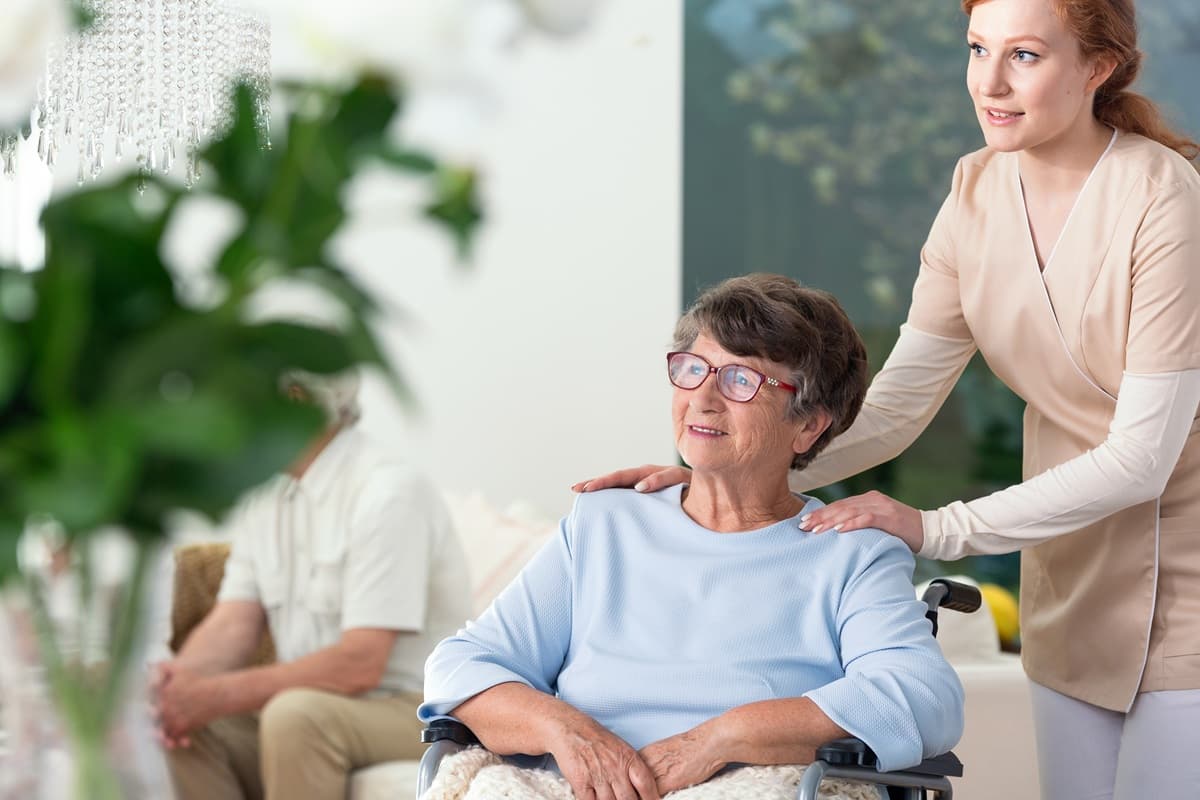 Assisted living and memory care options compared for seniors