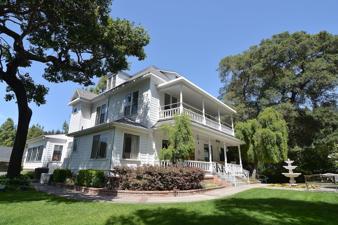 Oakwood Senior Home