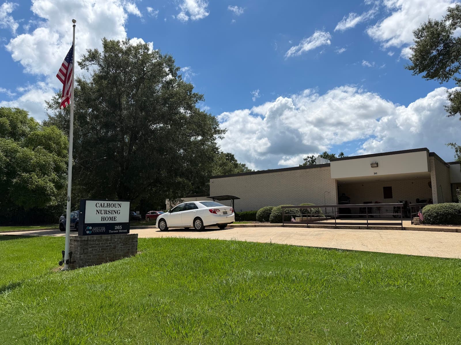 Calhoun Nursing Home, photo 1