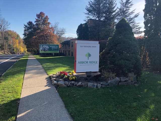 Arbor Ridge Rehabilitation And Healthcare Center