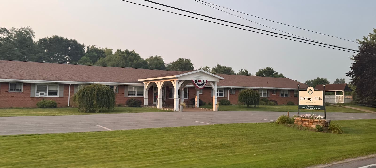 Rolling Hills Healthcare And Rehabilitation Center