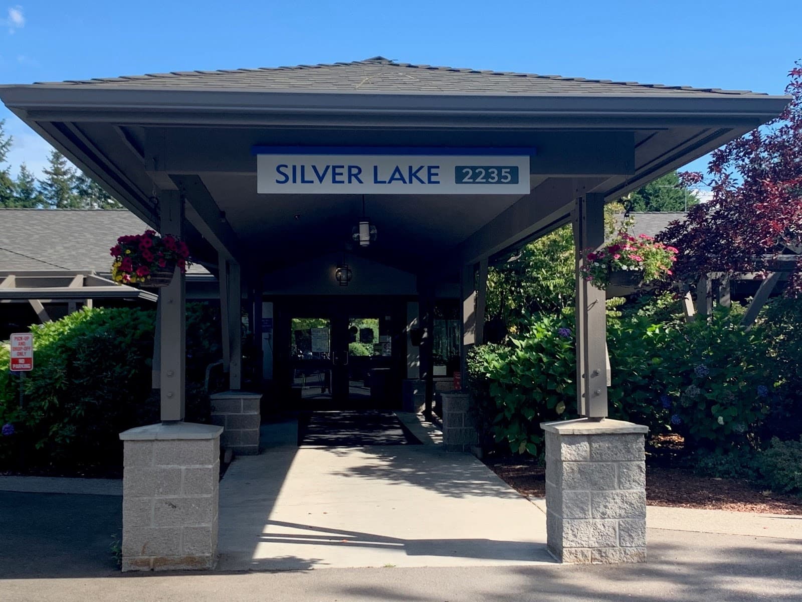 Bethany At Silver Lake — photo 1