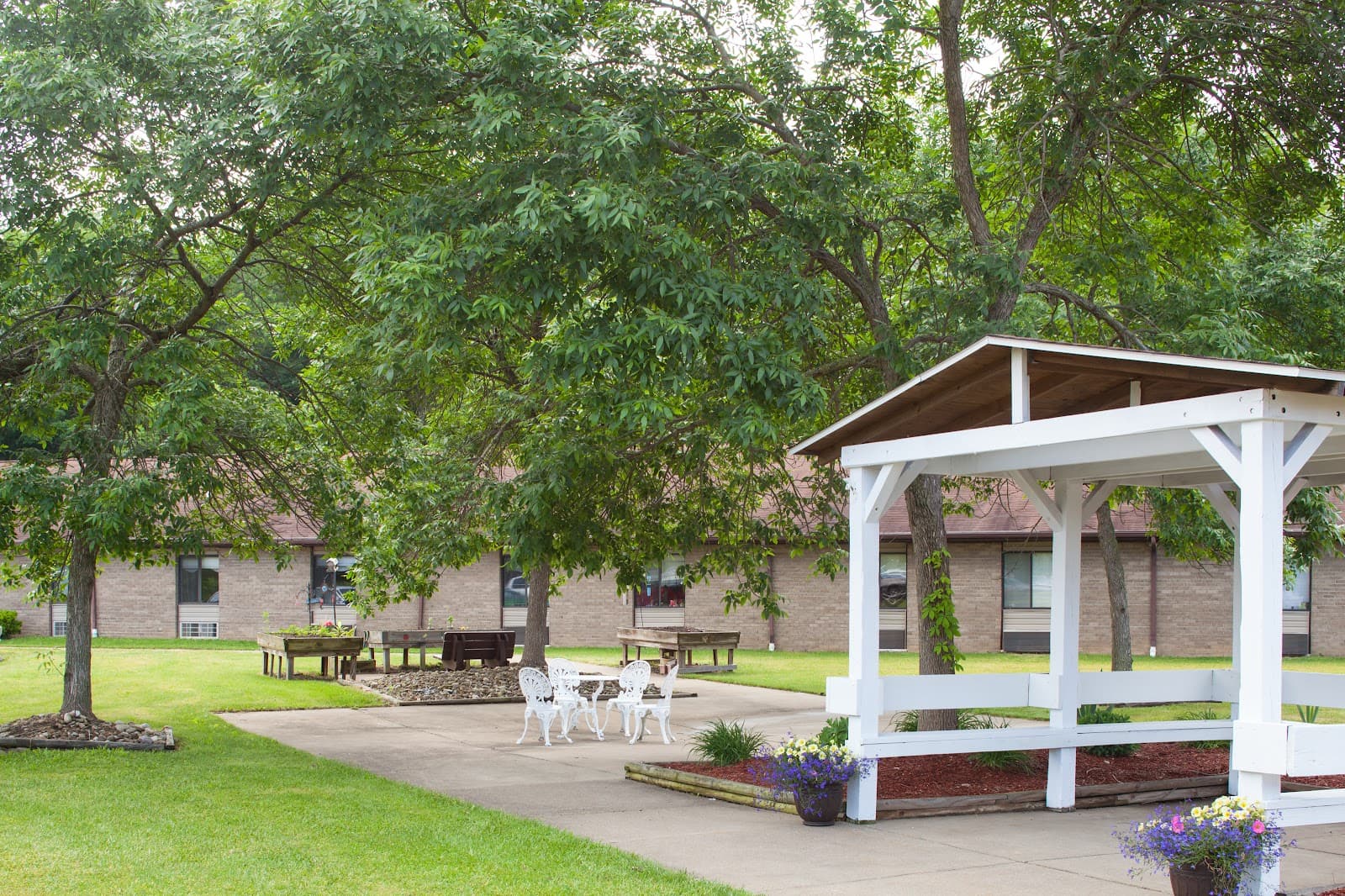 Sistersville Center