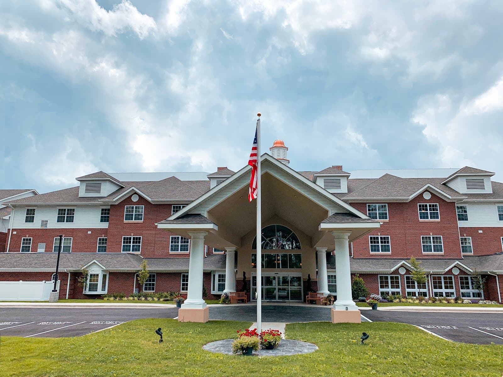 South Hills Square Retirement Resort