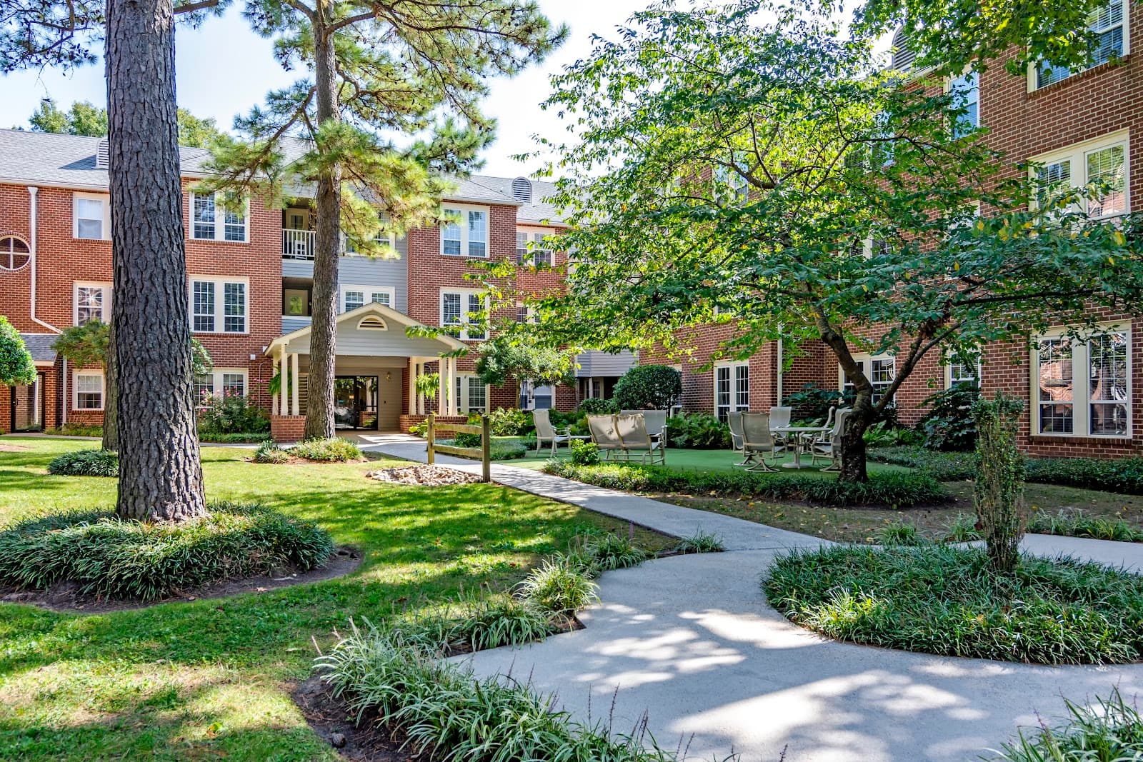 First Colonial Inn