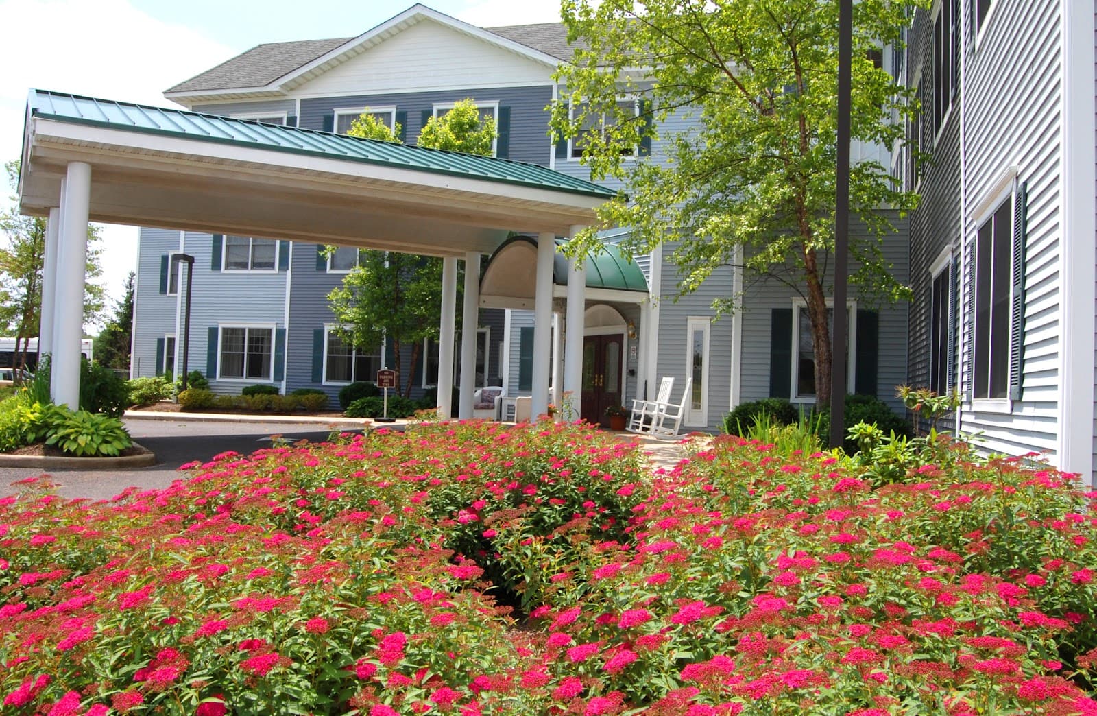 Mira Vie at Manalapan | Assisted Living Manalapan Township
