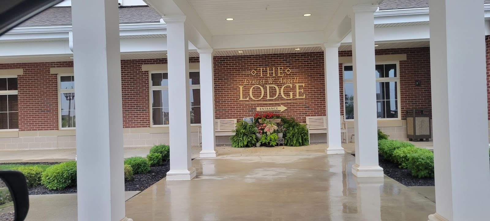 The Lodge at Willow Ponds