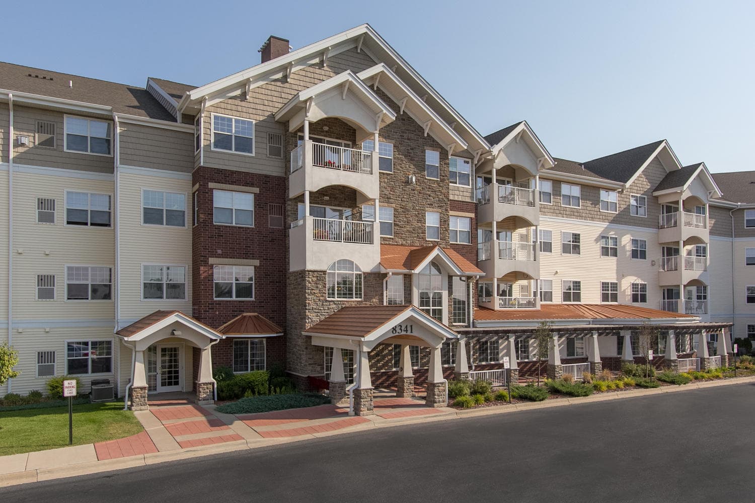 Applewood Pointe of Bloomington- Lyndale