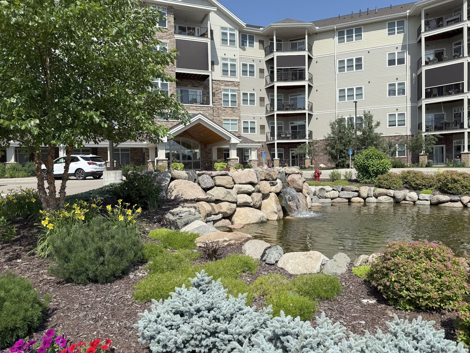 Applewood Pointe of Eden Prairie