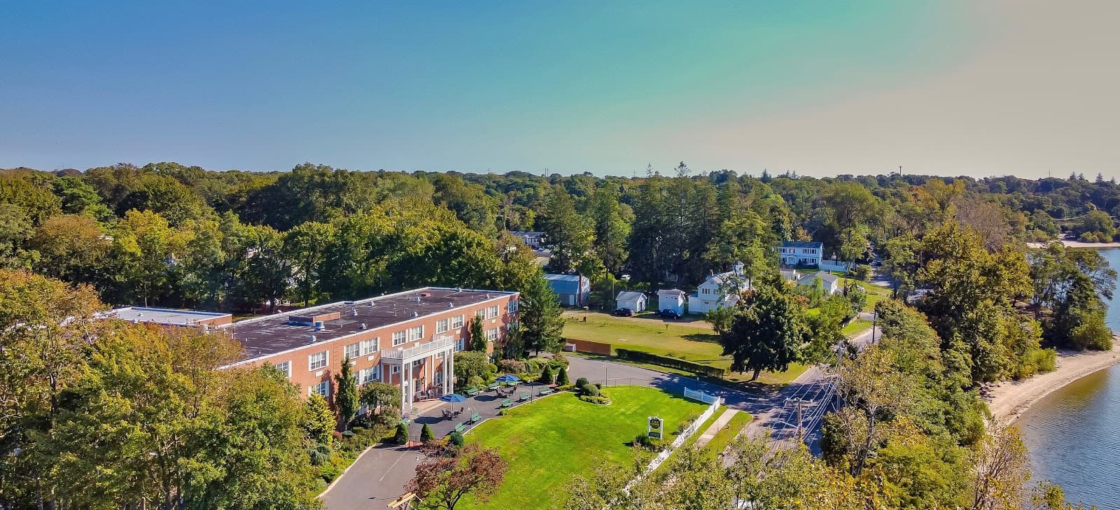 Amber Court on the Lake